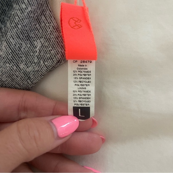 Maaji Woman’s Athletic Cropped Tank - Picture 4 of 6